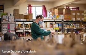 Fotografía de un banco de alimentos